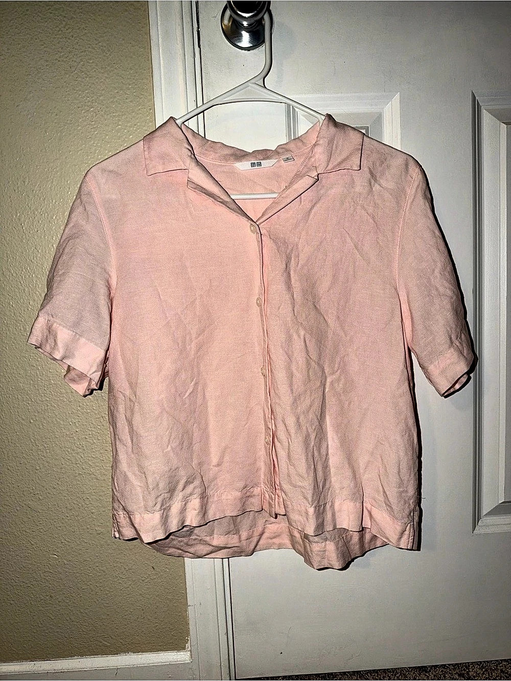 Uniqlo Women's Pink Button Front Shirt Size Medium